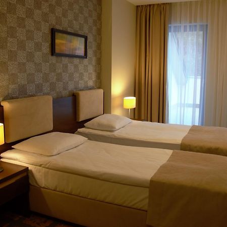 Hotel Via Baltica Ломжа Экстерьер фото