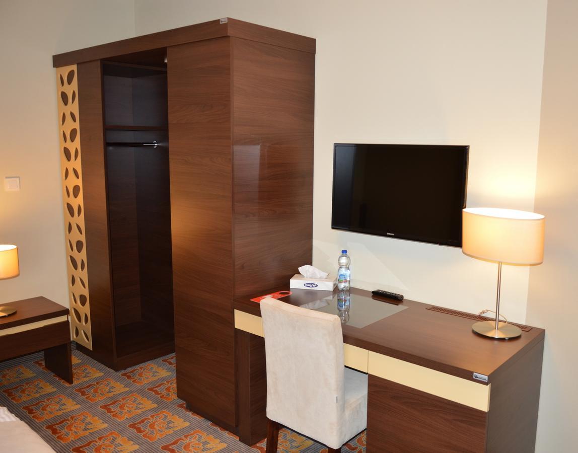 Hotel Via Baltica Ломжа Экстерьер фото
