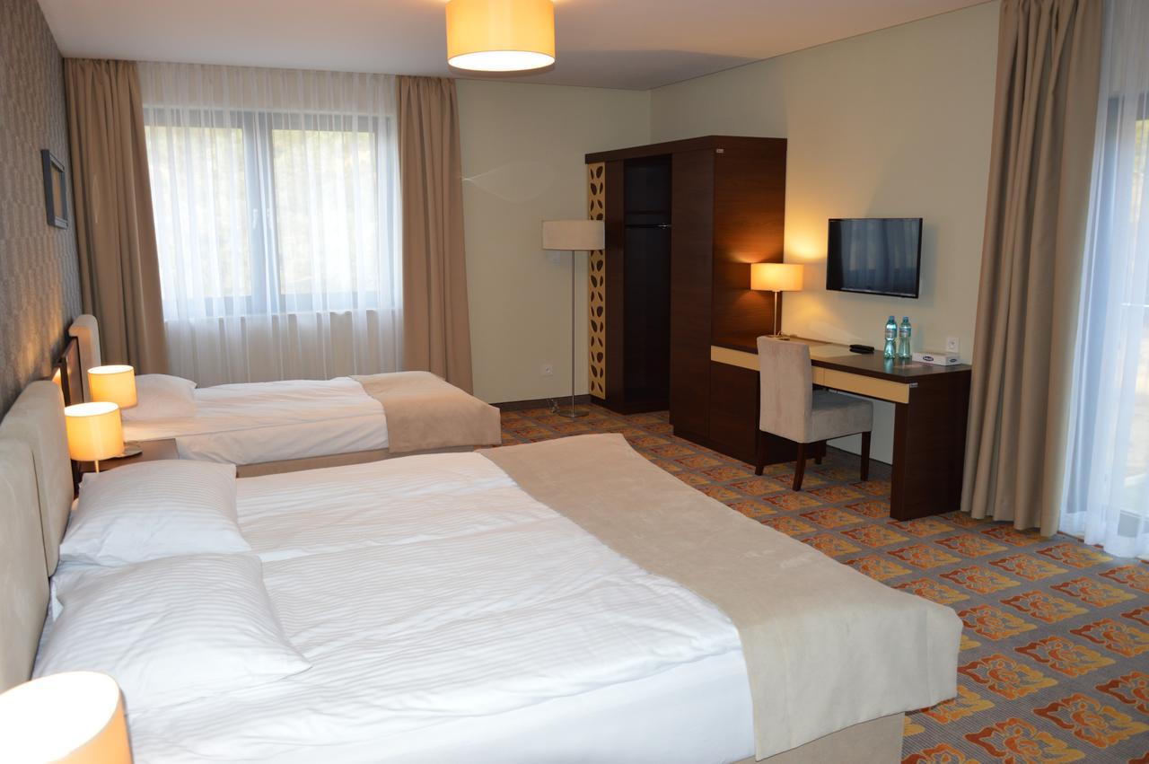 Hotel Via Baltica Ломжа Экстерьер фото