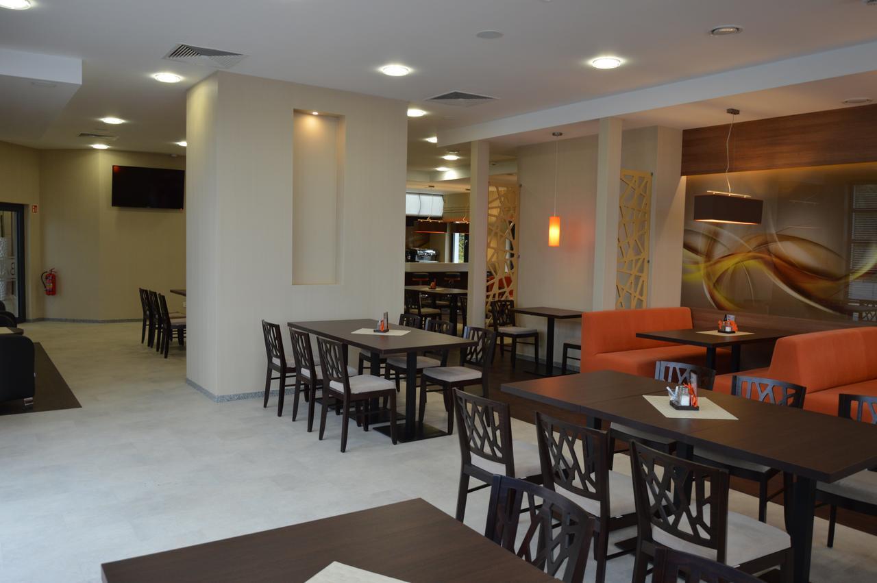 Hotel Via Baltica Ломжа Экстерьер фото